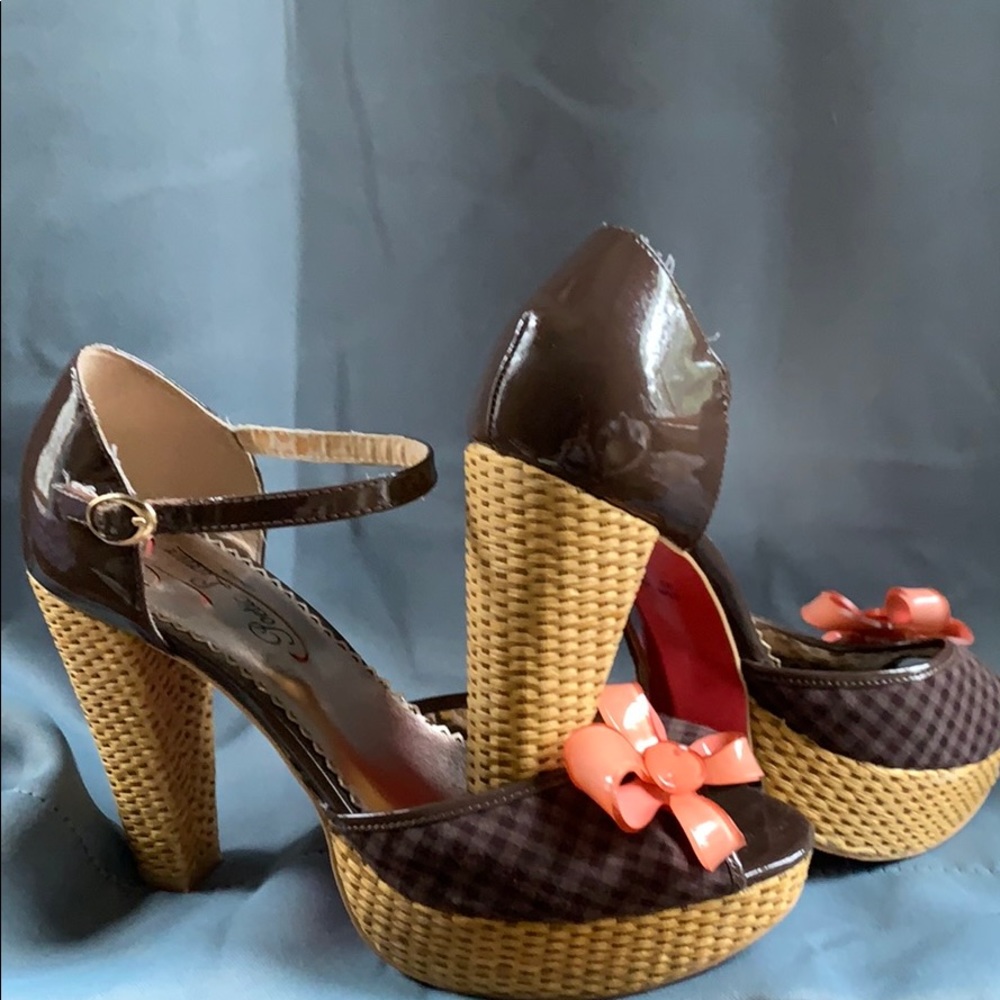 Women’s platform open toe sandals